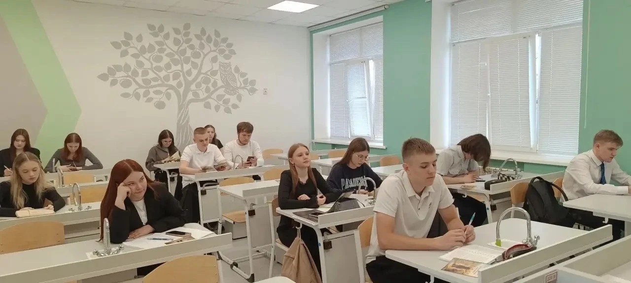 ✨ Шаг к будущей профессии 8 апреля в нашей гимназии прошли уроки профориентации 📚 К нам в гости приш