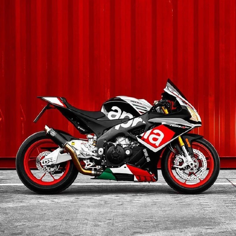 Итальянская Aprilia RSV4 — чистая скорость и эмоции! 🚀🔥