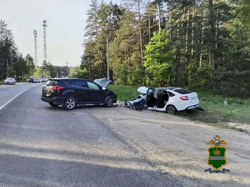 ❗️3 ребенка и 2 взрослых пострадали в ДТП под Калугой  Сегодня около 17:10 на 20-м км дороги «Калуга