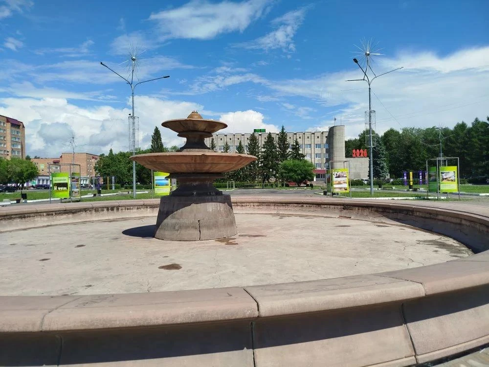 Фонтан в городе Назарово обещают запустить на днях

Об этом рассказал глава Назаровского округа Алек