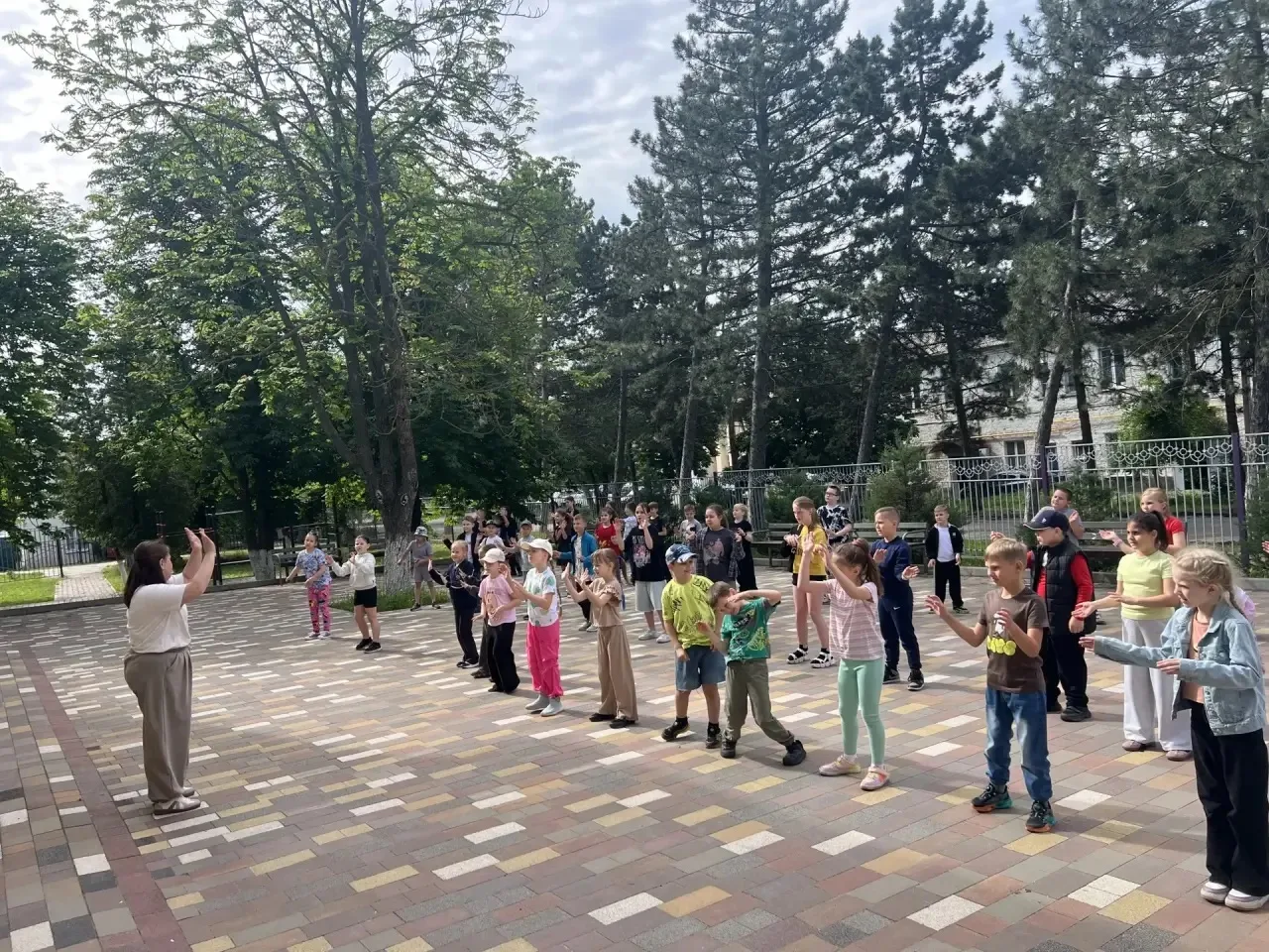 ✨ Время мечтать! Третий день в лагере «Малышок» прошел под знаком волшебства и заветных...