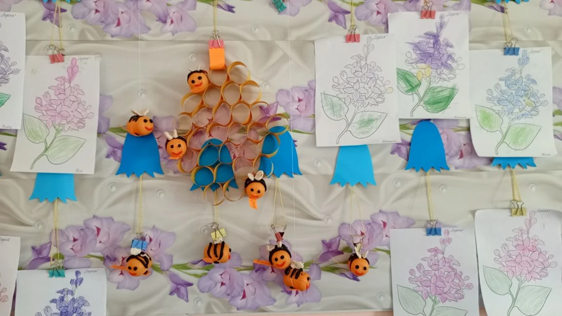 🐝Всемирный день пчёл — 20 мая! 🌍

Ребята из нашей группы «Колокольчики» превратили обычные киндер-
