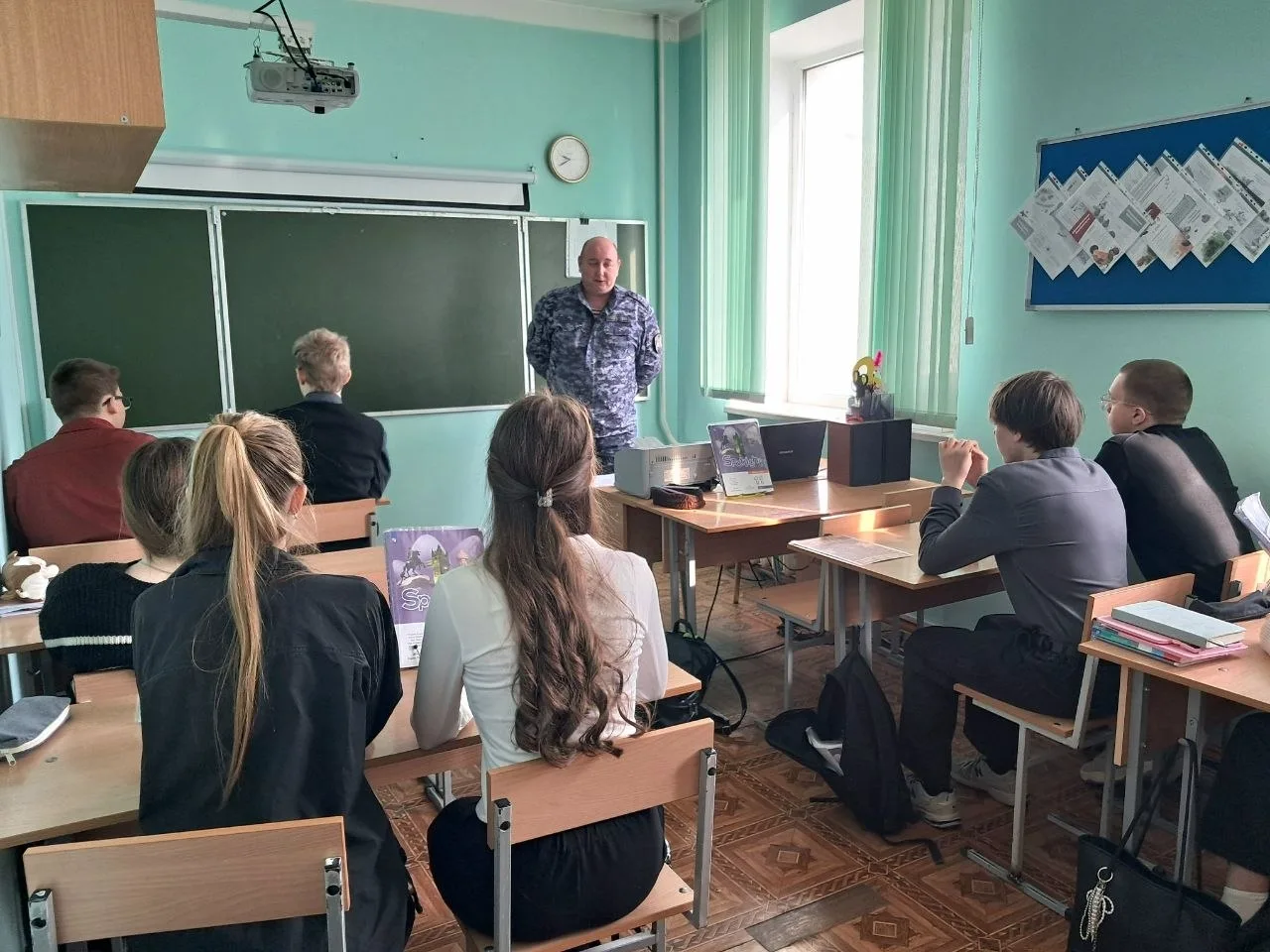 💼🎓Профориентационная беседа🎓💼    Командир отделения полиции филиала ФГКУ УВО ВНГ России по Белгородс