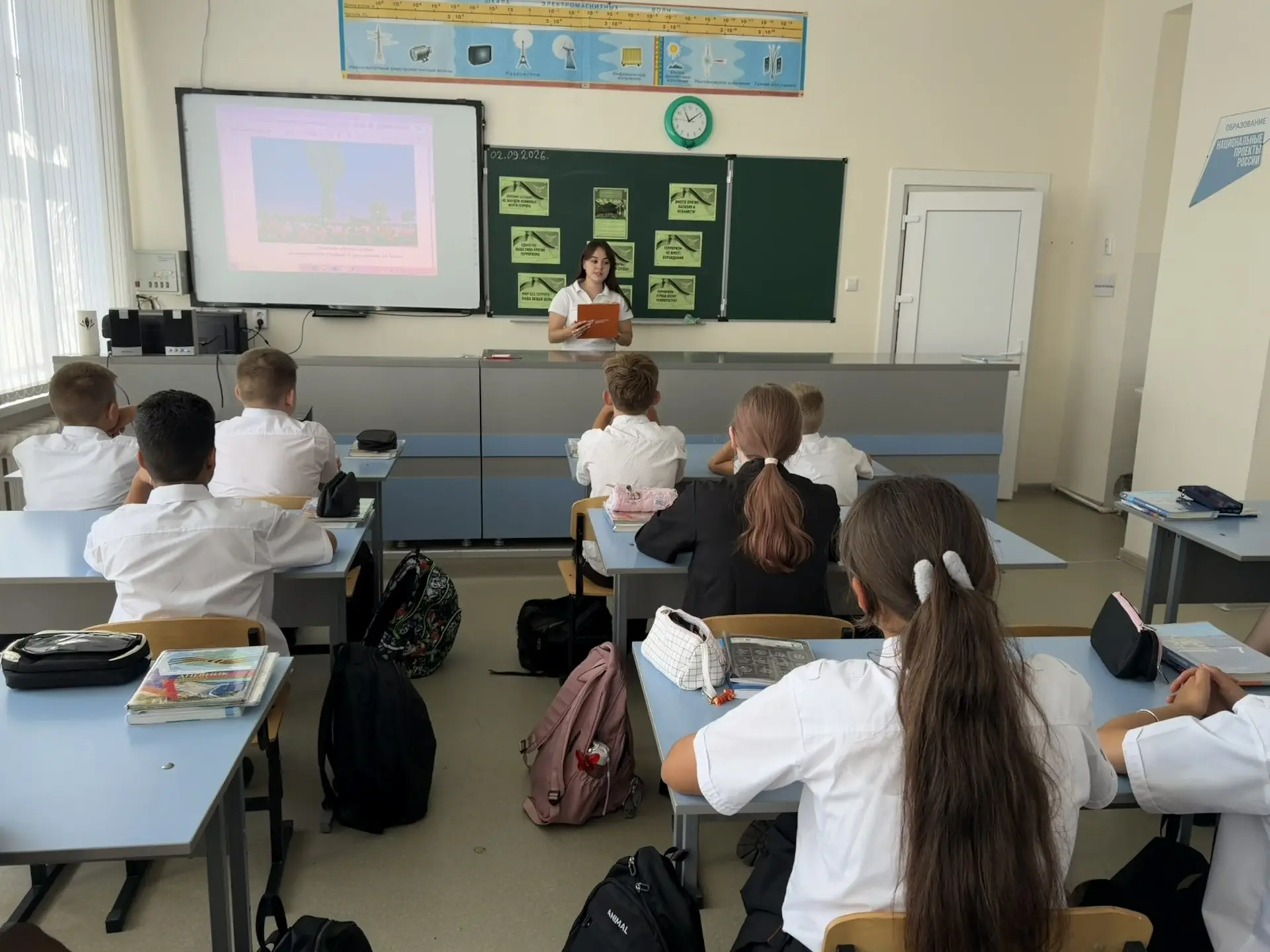 Советник директора по воспитанию, Лебидка Алина Романовна, провела Час памяти «Прерванн...