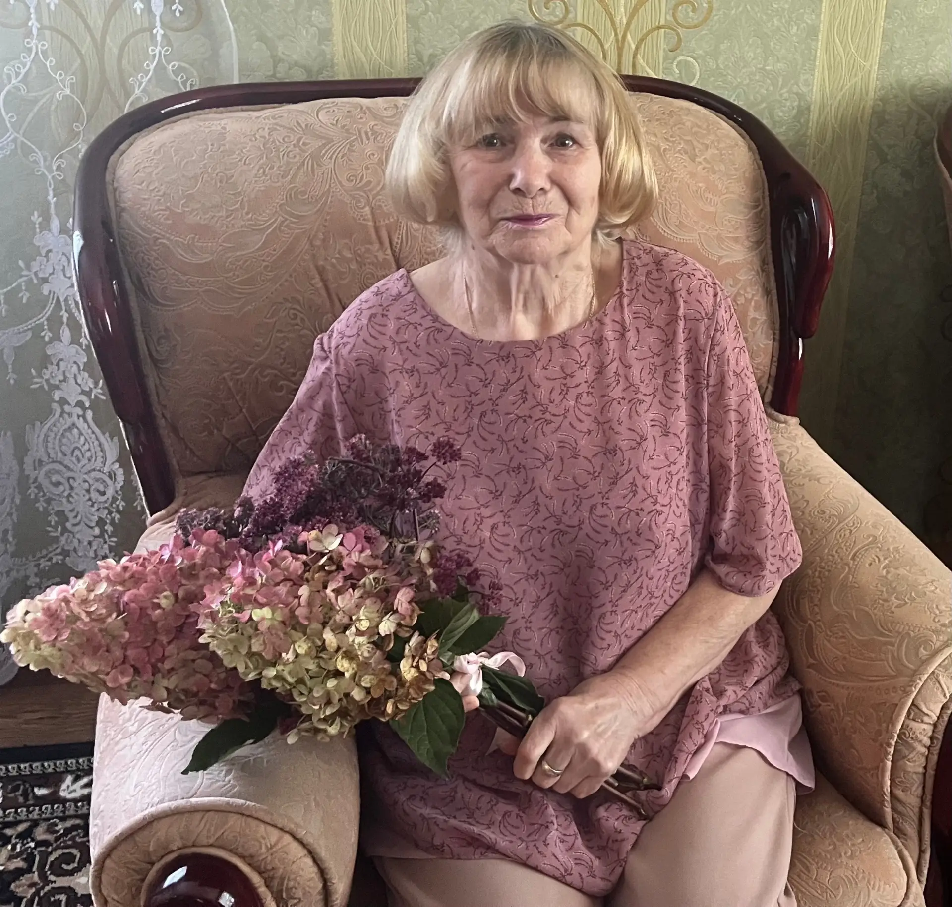 🥳Конвейер тортов и больше половины жизни за прилавком аптеки. Самый опытный фармацевт ...