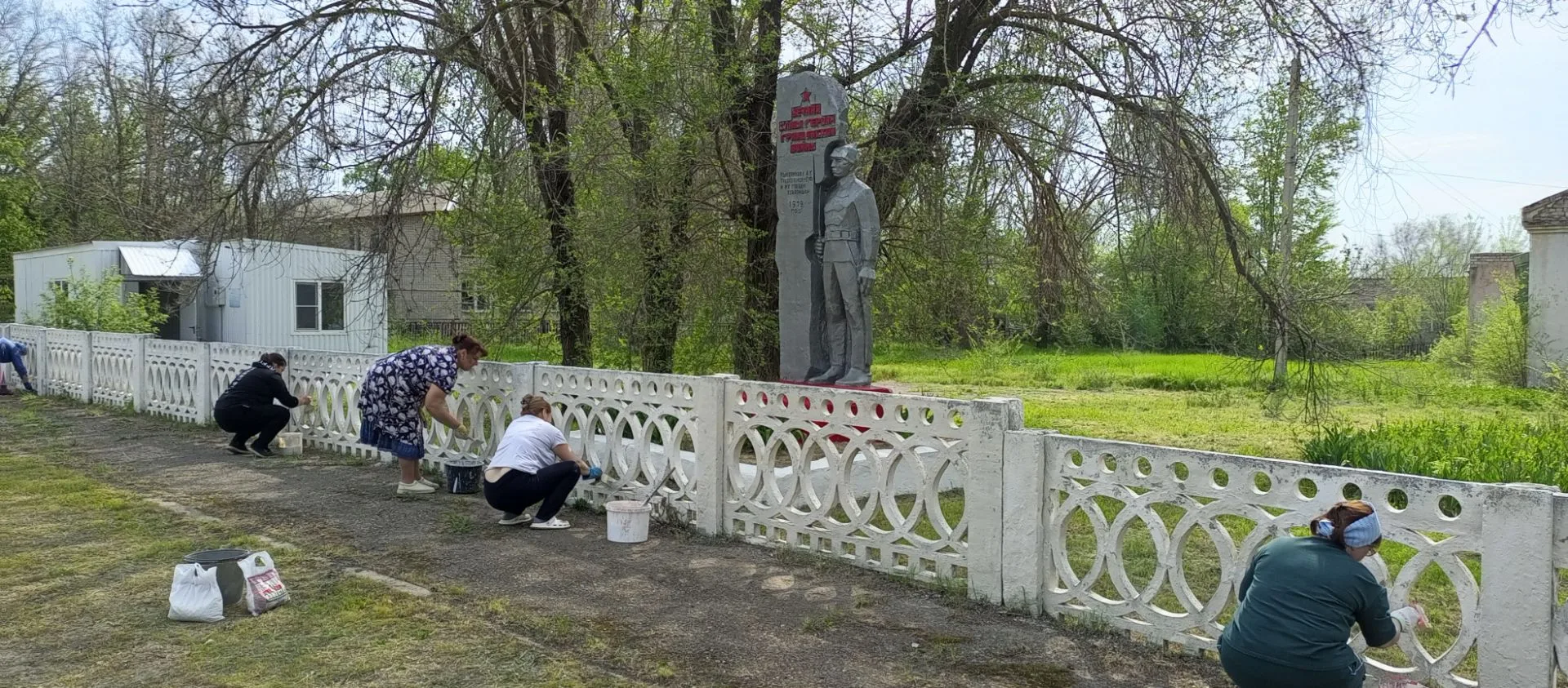 В рамках субботника, нацеленного на улучшение экологической ситуации на территории Нест...