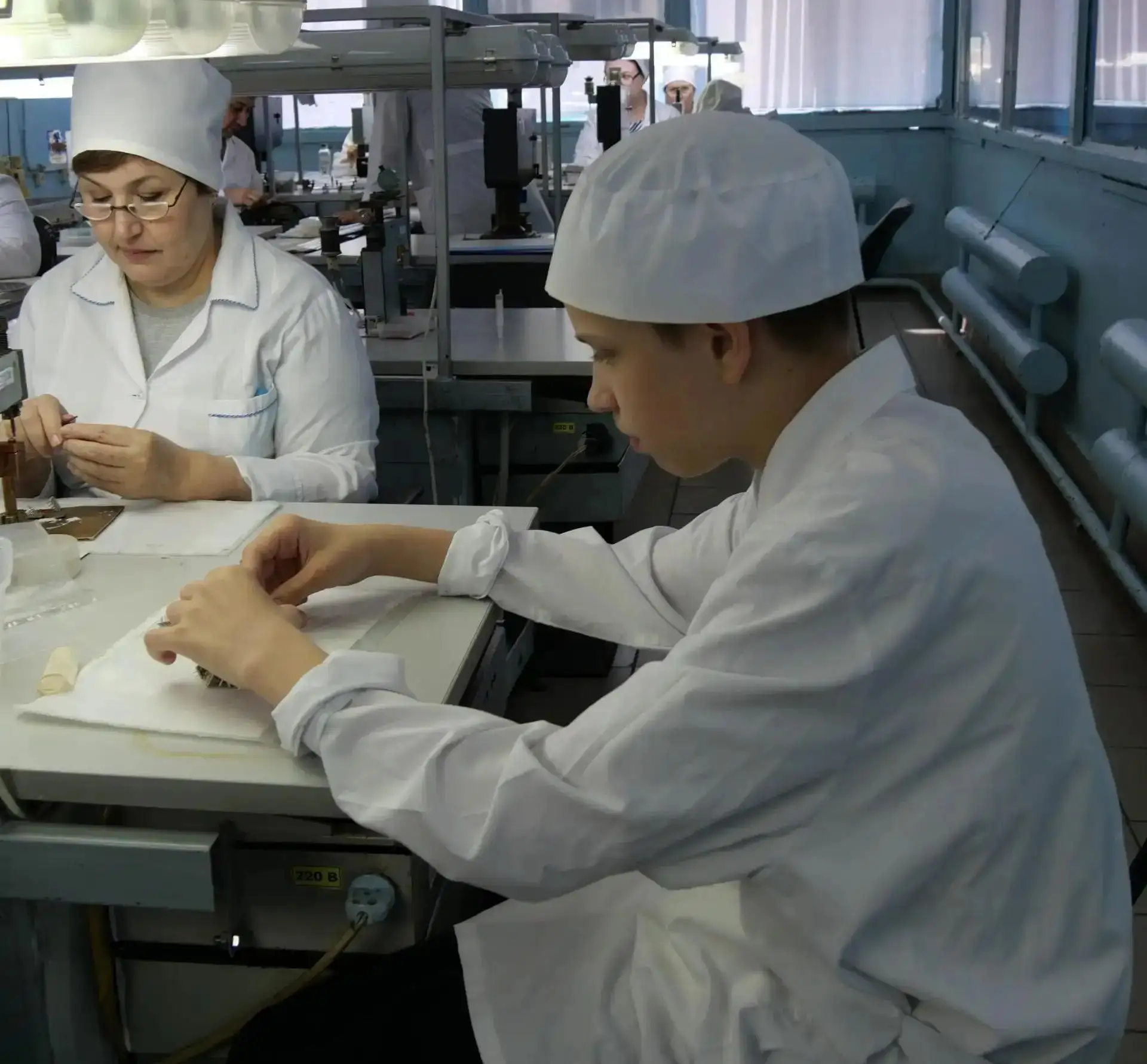 За лето 60 алатырских подростков заработали почти 740 тысяч рублей, работая на заводе «...