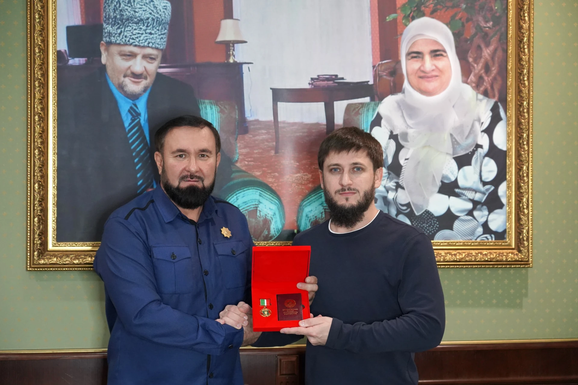 Сегодня с большим удовольствием наградил заместителя мэра города Грозного – дорогого Бр...