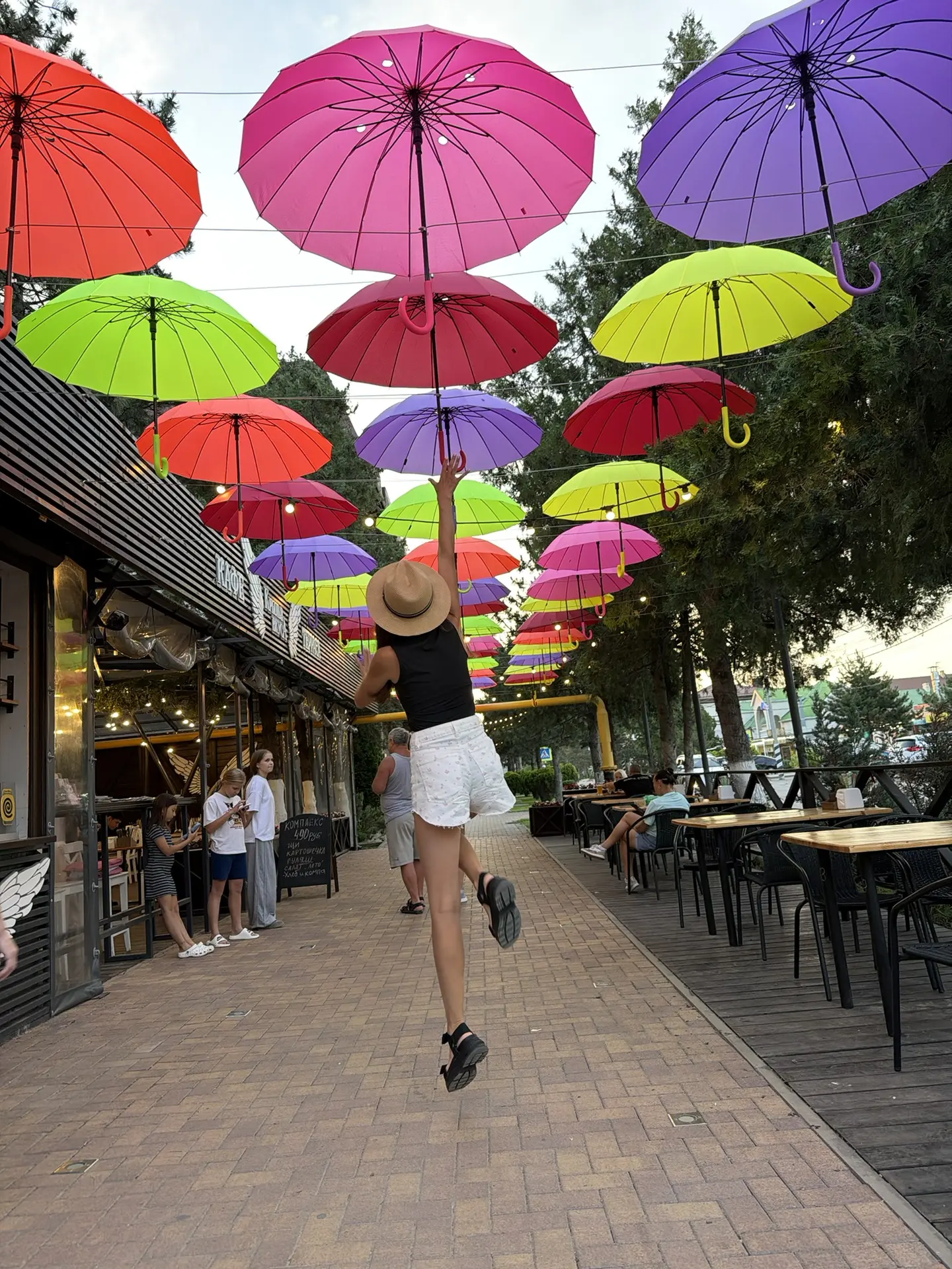 С добрым летним утром, друзья!☀️🍓🪻

Подпишись @seaoz
Мой тг @katozarovskaya