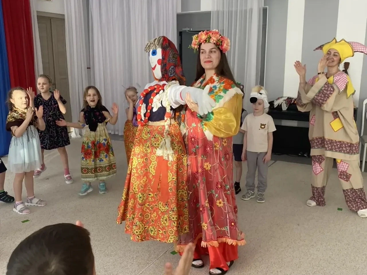 Масленица — один из самых весёлых и долгожданных народных праздников в России.
Масленица в детском с