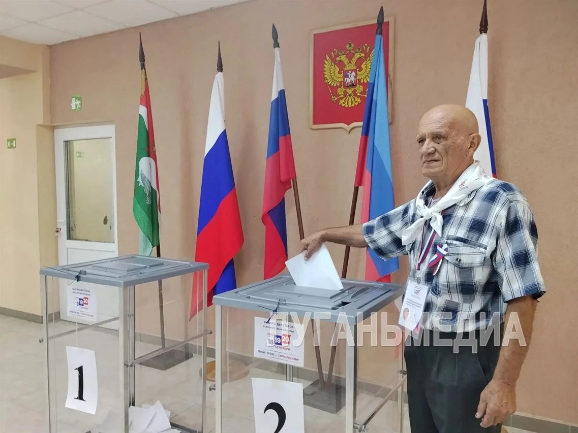 💫 В Беловодске на один из избирательных участков пришел голосовать дедушка участника С...