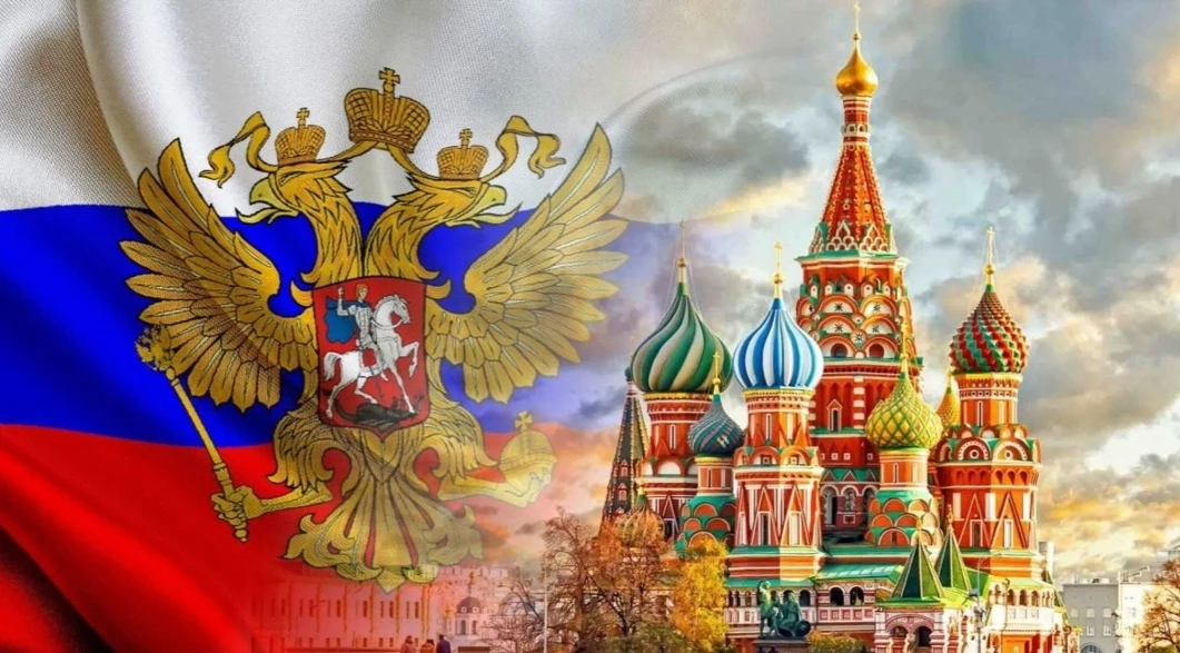 МОЯ ВЕЛИКАЯ РОССИЯ

Раздавлена и в нищете.
Вся опускалась ты во мрак.
Не со щитом, а на щите.
Руково