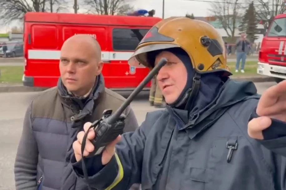 В результате пожара в ТЦ «Гиант» пострадали три человека. Двоих госпитализировали в БСМП.