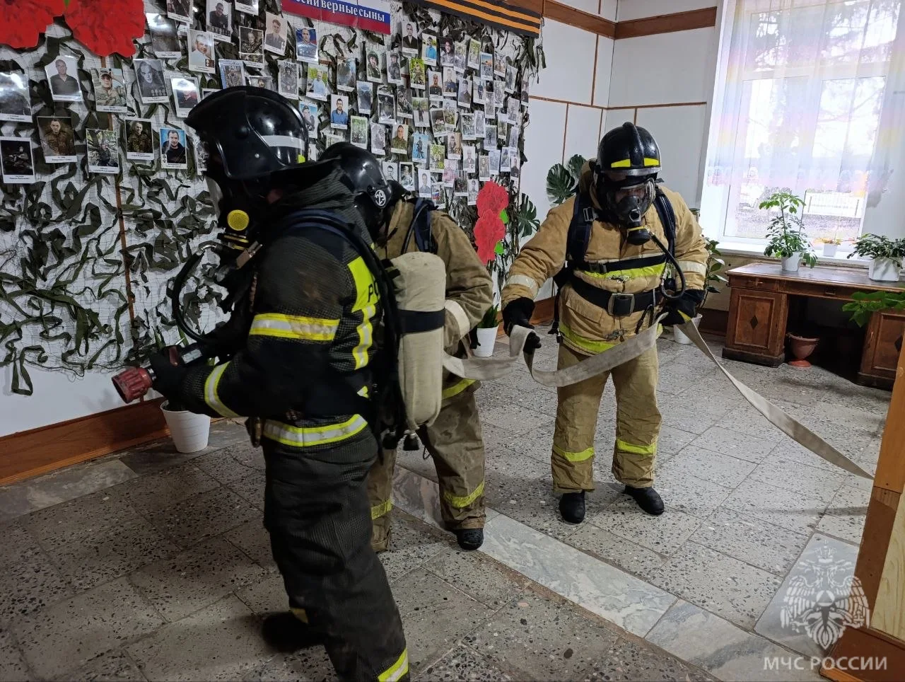 📍Огнеборцы отработали тушение пожара в Центре культуры  По легенде, из - за короткого замыкания прои