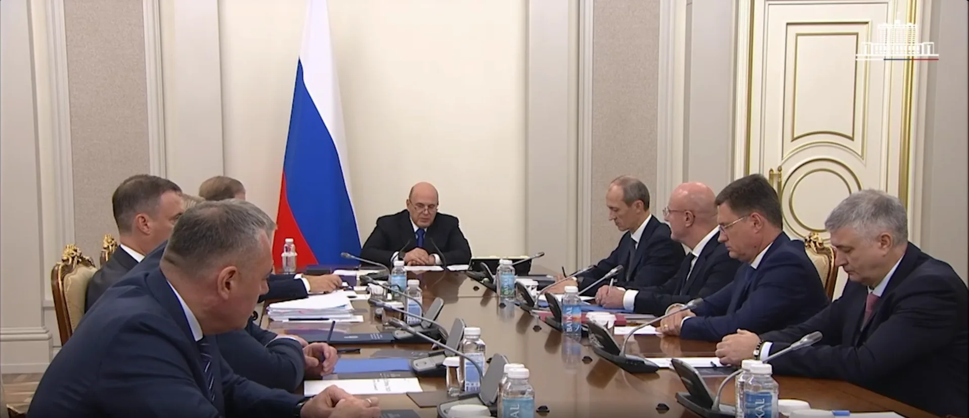 Правительство выделит дополнительное финансирование на социальную