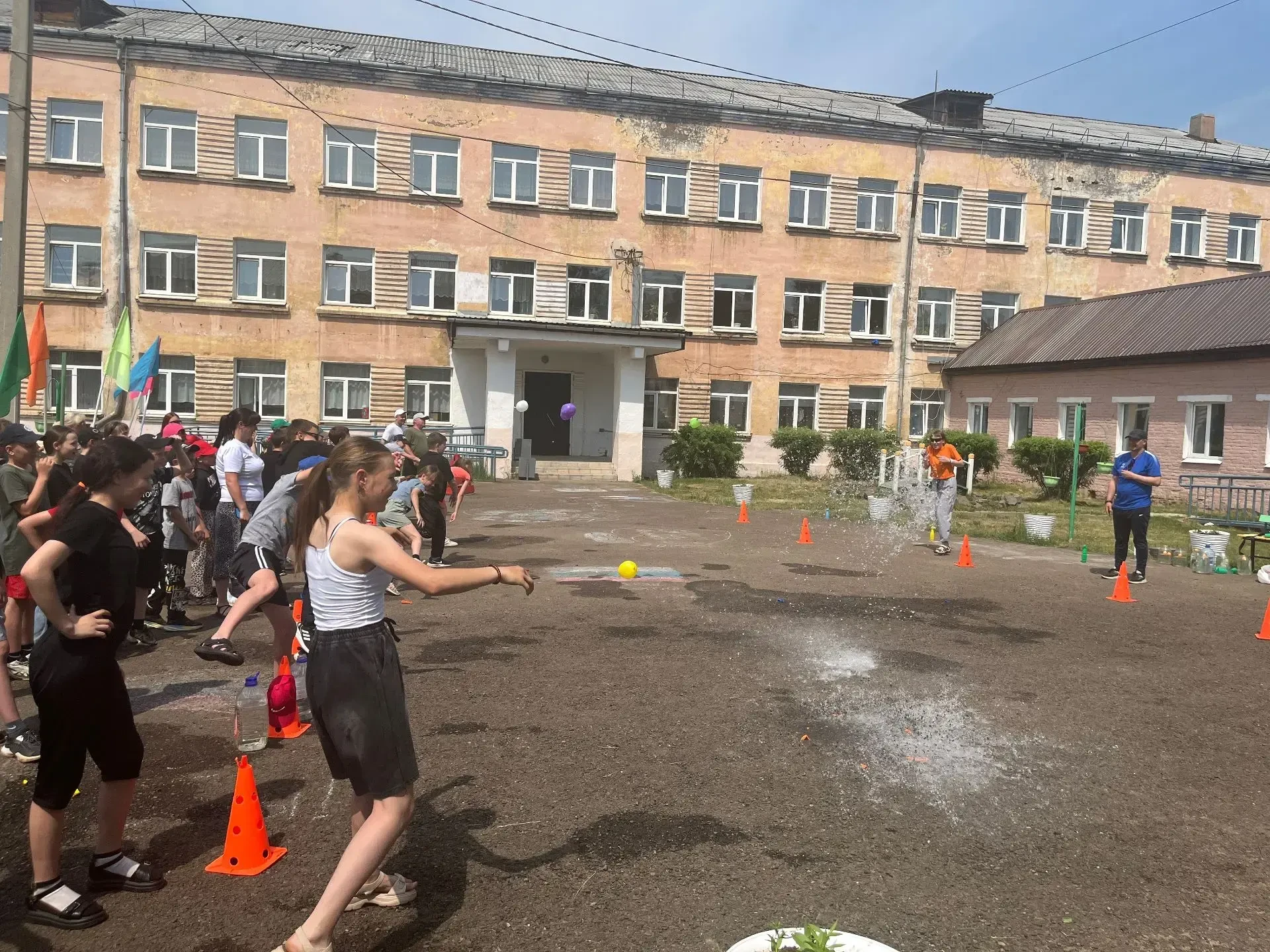 💦 ВОДНАЯ БИТВА + ФИНАЛЬНЫЙ ВОДОПАД ЭМОЦИЙ = ИДЕАЛЬНЫЙ ДЕНЬ В ЛАГЕРЕ! ☀️🔥Кажется, сегодня солнце ре