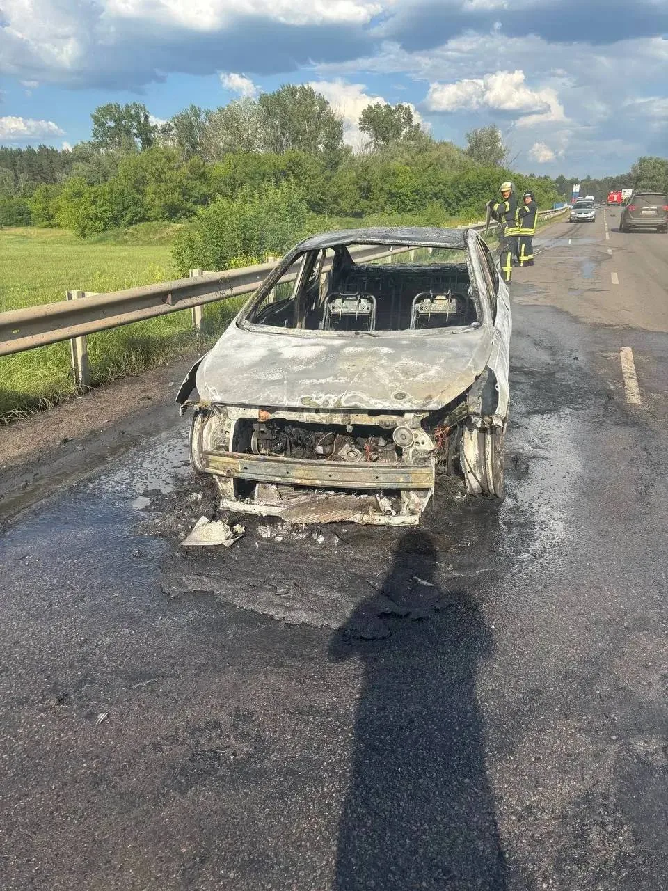 ⚡️ БПЛА ВСУ ударил по гражданской машине в Белолуцке Новопсковского района.