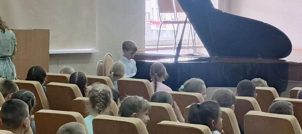 На всех парусах – в лето!  Музыкальное путешествие для школьных лагерей Снежинска!☀️
Лето – это врем