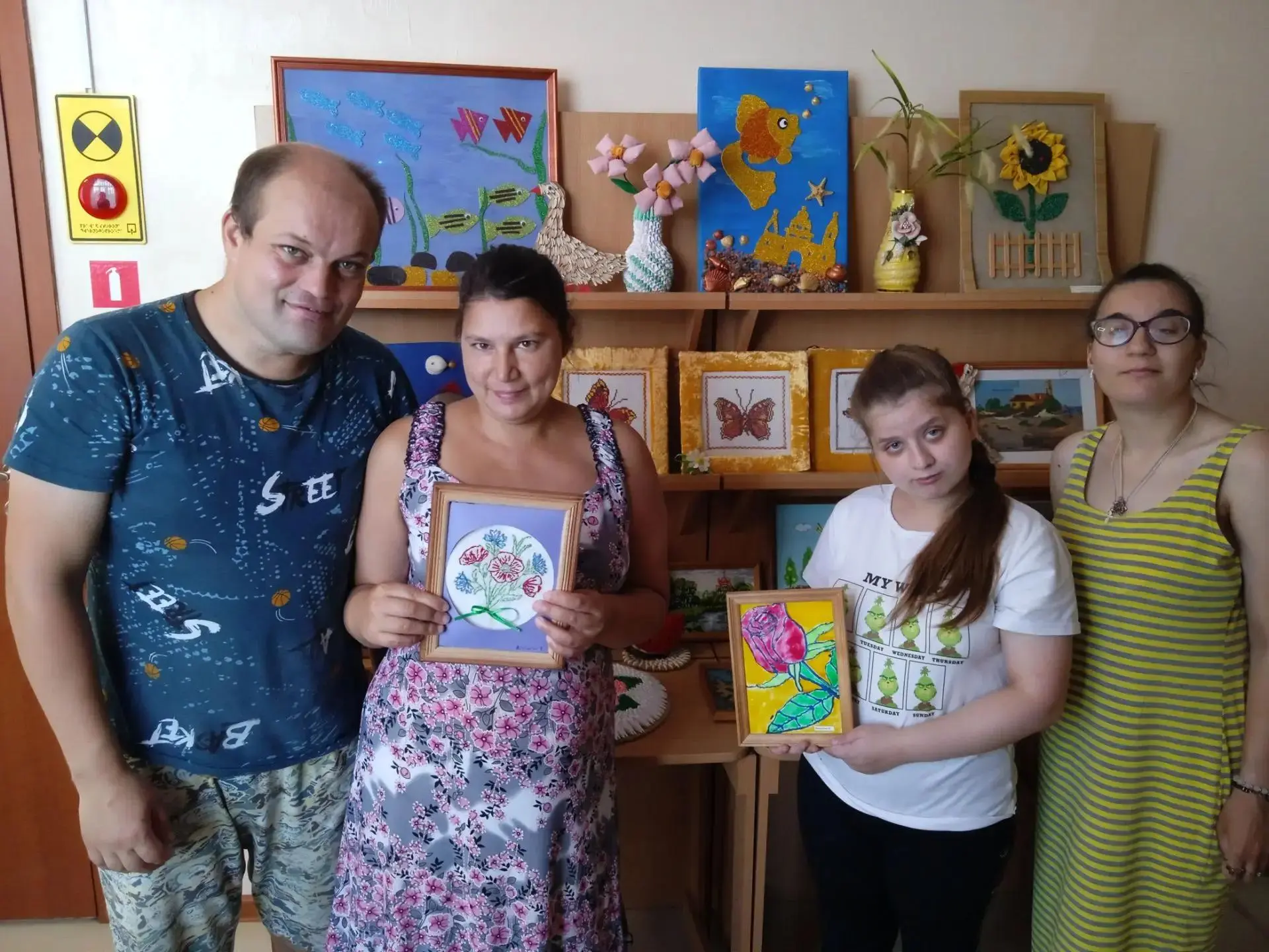 ☀️🌿 ВЫСТАВКА «ЛЕТО КРАСНОЕ» 🎨✨

Лето — прекрасная пора яркого солнца, долгожданного тепла и новых 