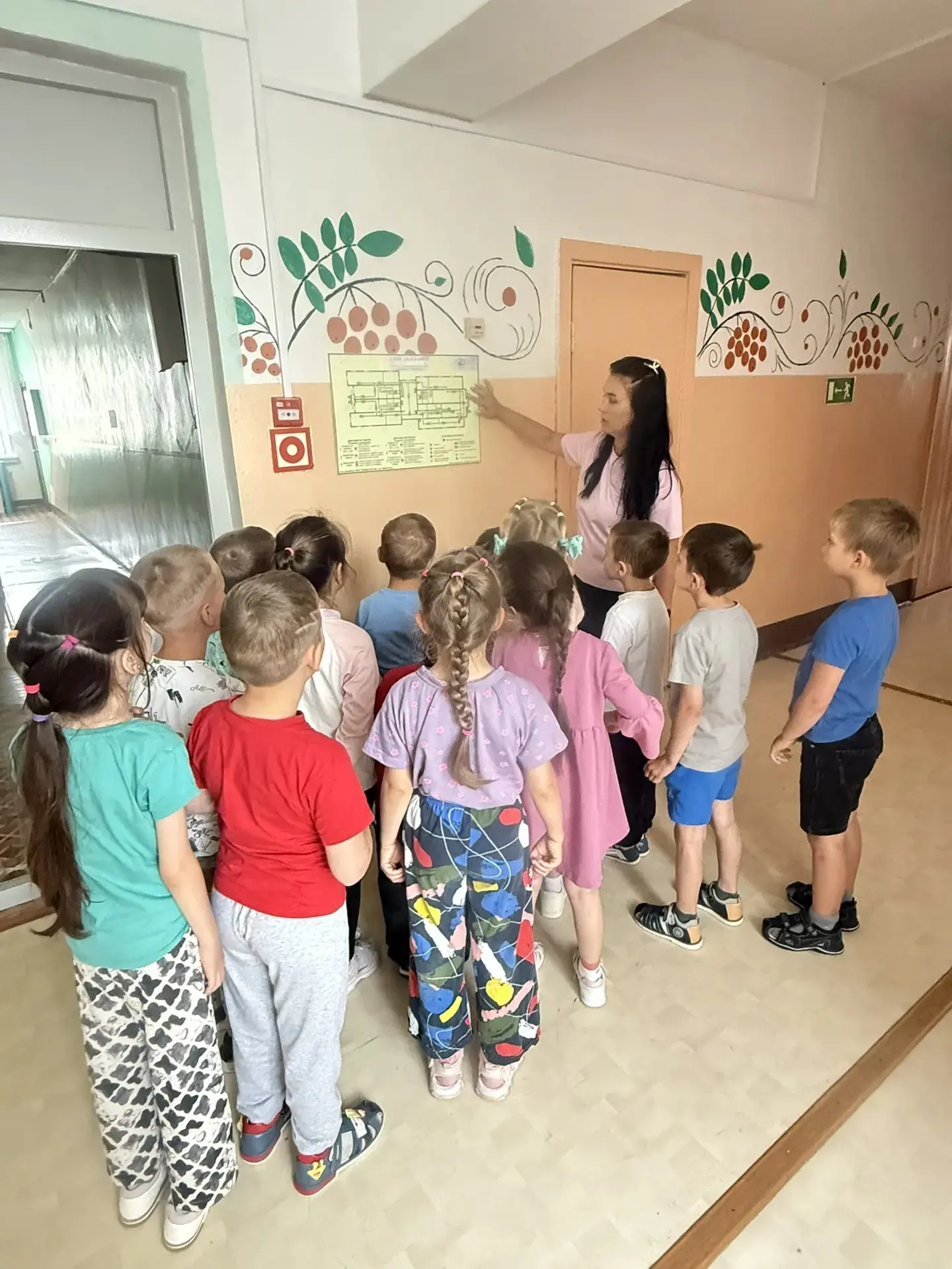 Сегодня с детьми подготовительной группы было проведено важное тематическое занятие по пожарной безо