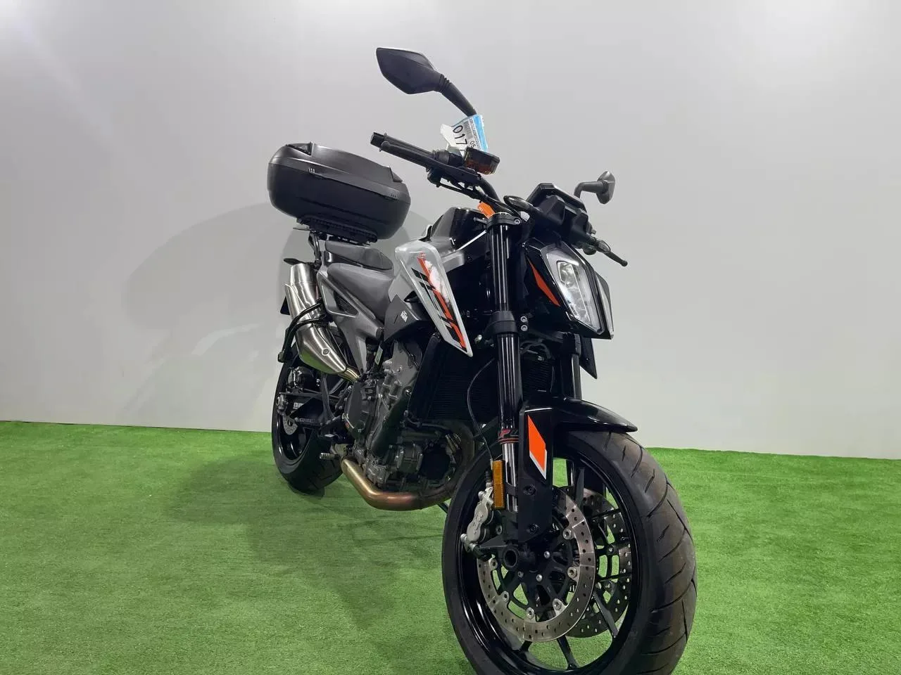 KTM 790 DUKE в наличии во Владивостоке  Характеристики:  - 2023 год - объем 790 см3 - Аукцион BDS - 