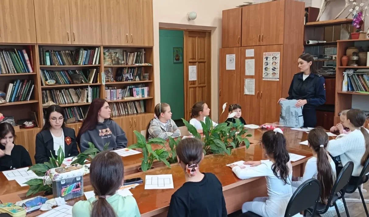 🚦 В Ессентукском центре развития творчества детей и юношества проходят мастер-классы по изготовлению