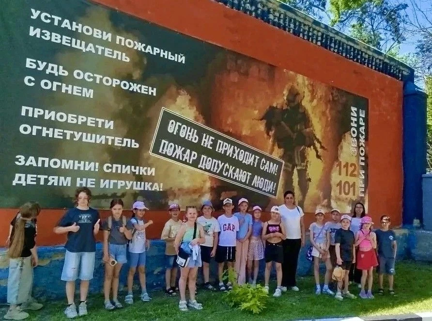 Ребята из пришкольного лагеря № 100 побывали на экскурсии в пожарно‑спасательной части № 5. 

Сотруд