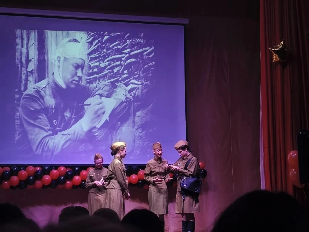 🌟 Память, которая живёт в сердце! 🌟 14 мая в школе №579 прошёл праздничный концерт в честь 81‑й годо