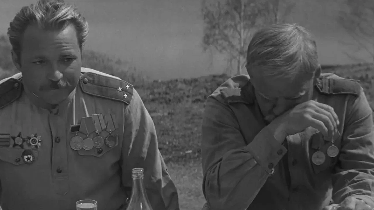 «Пришёл солдат с фронта» (1971) — режиссёрский дебют Николая Губенко, основанный на сце...