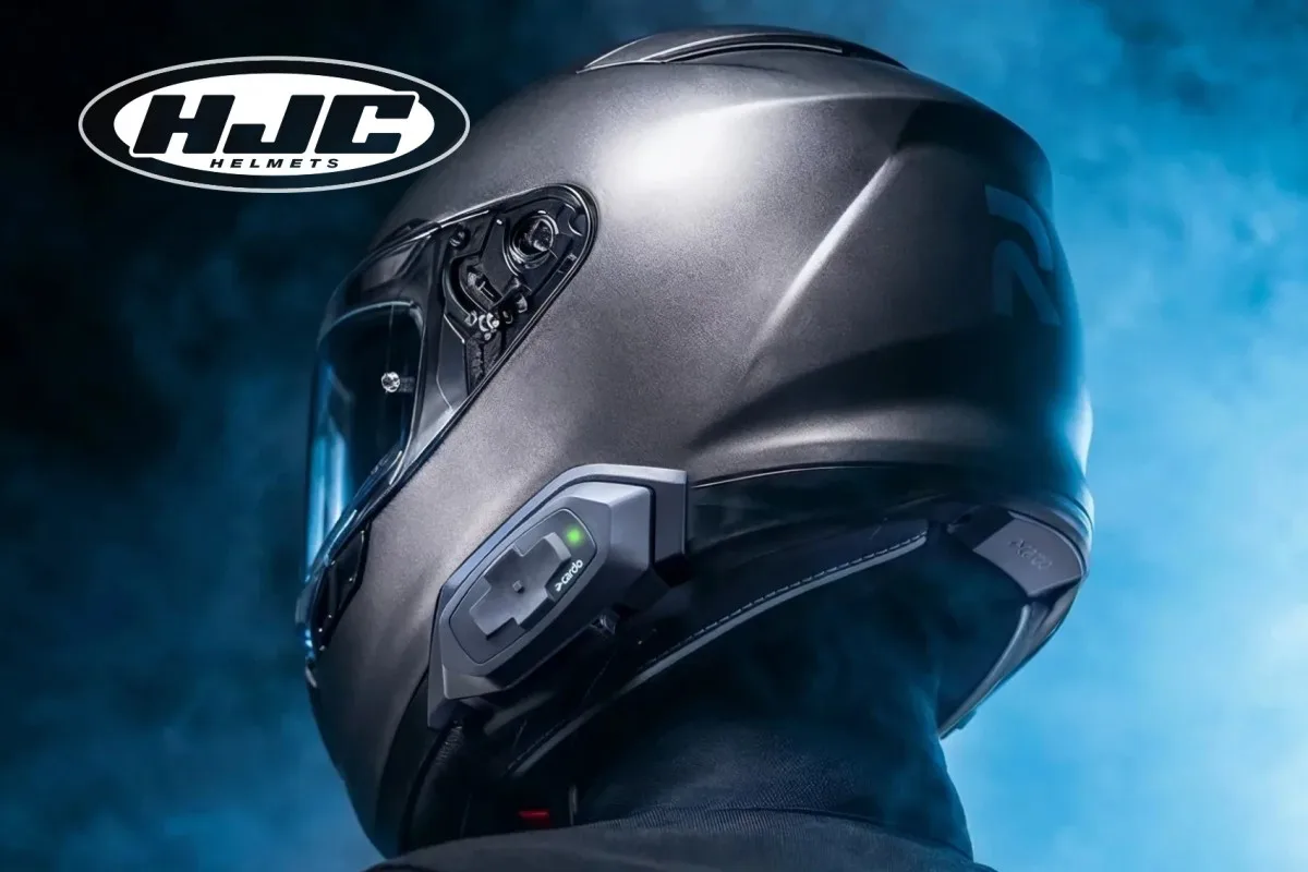 Мотогарнитура Cardo Packtalk теперь доступна в специальной версии для мотошлемов HJC