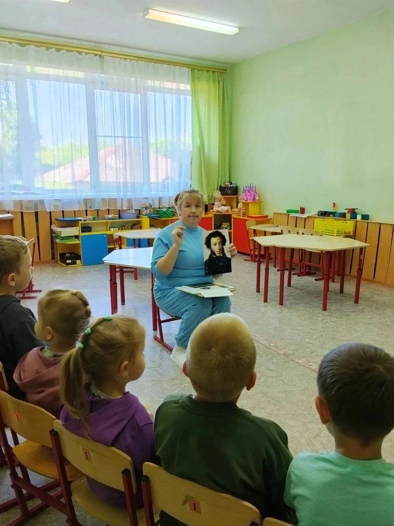 Ежегодно 6 июня, в день рождения великого русского поэта А. С. Пушкина, в России отмечается Пушкинск