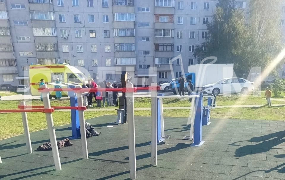 12-летняя школьница изрезала ножом 10-летнюю девочку в Новосибирске, сообщили в региона...