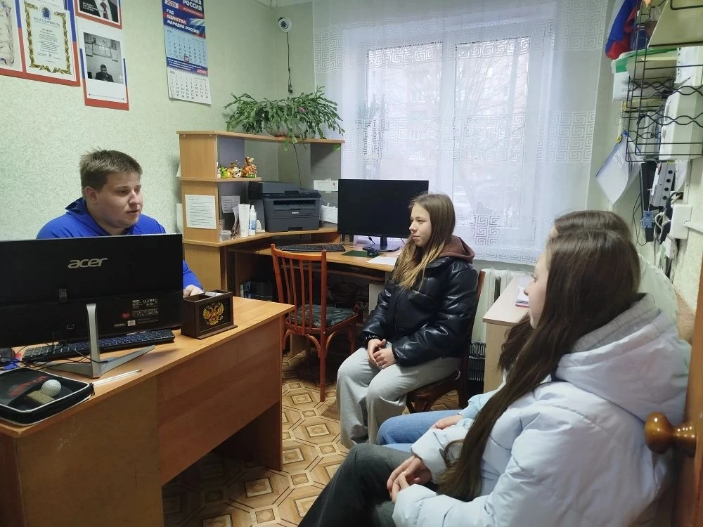 Специалист по работе с молодёжью МБУ МЦ «Территория Будущего» Михаил Исаков провёл собе...