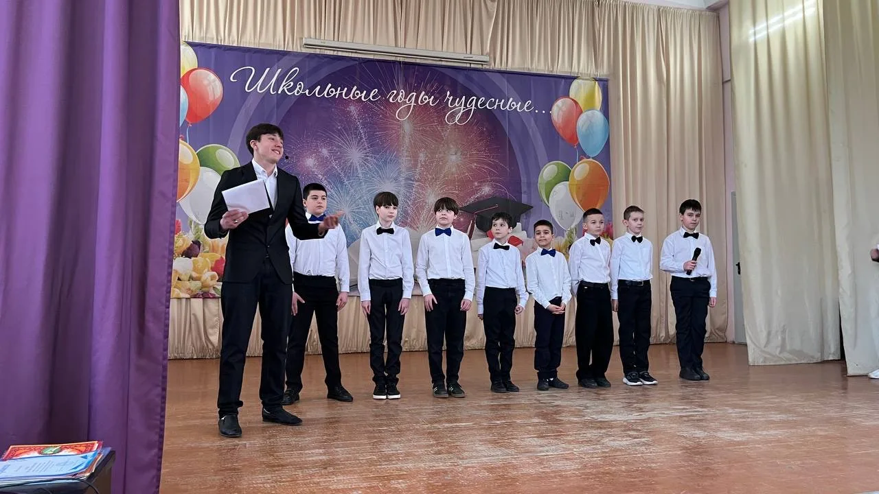 🌸 Сегодня в нашей школе прошел традиционный концерт, посвященный 8 Марта!   ⭐️ Ученики подготовили я