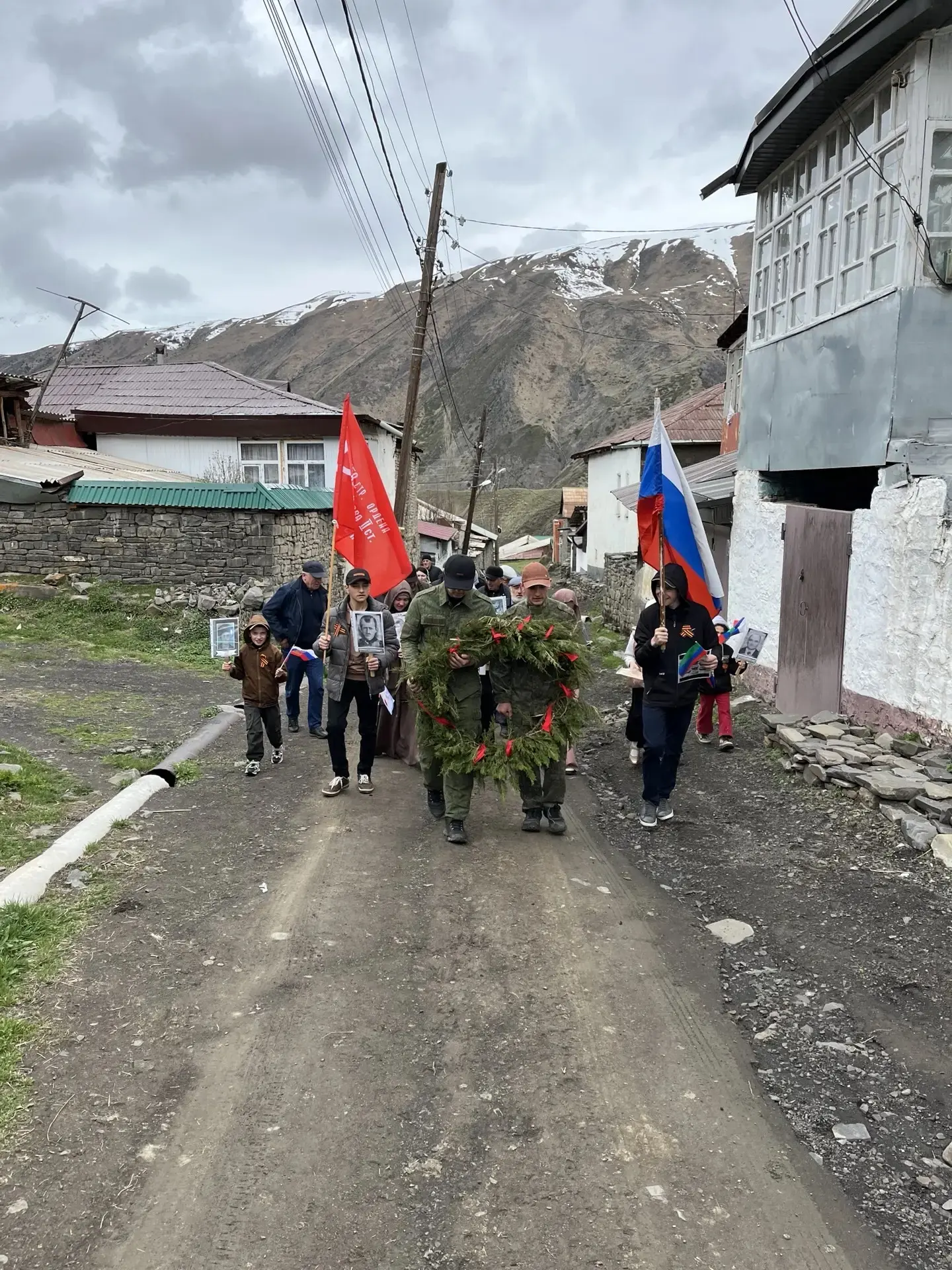 Сегодня коллектив учителей, учащиеся и сельские жители приняли участие в шествии "Бессм...