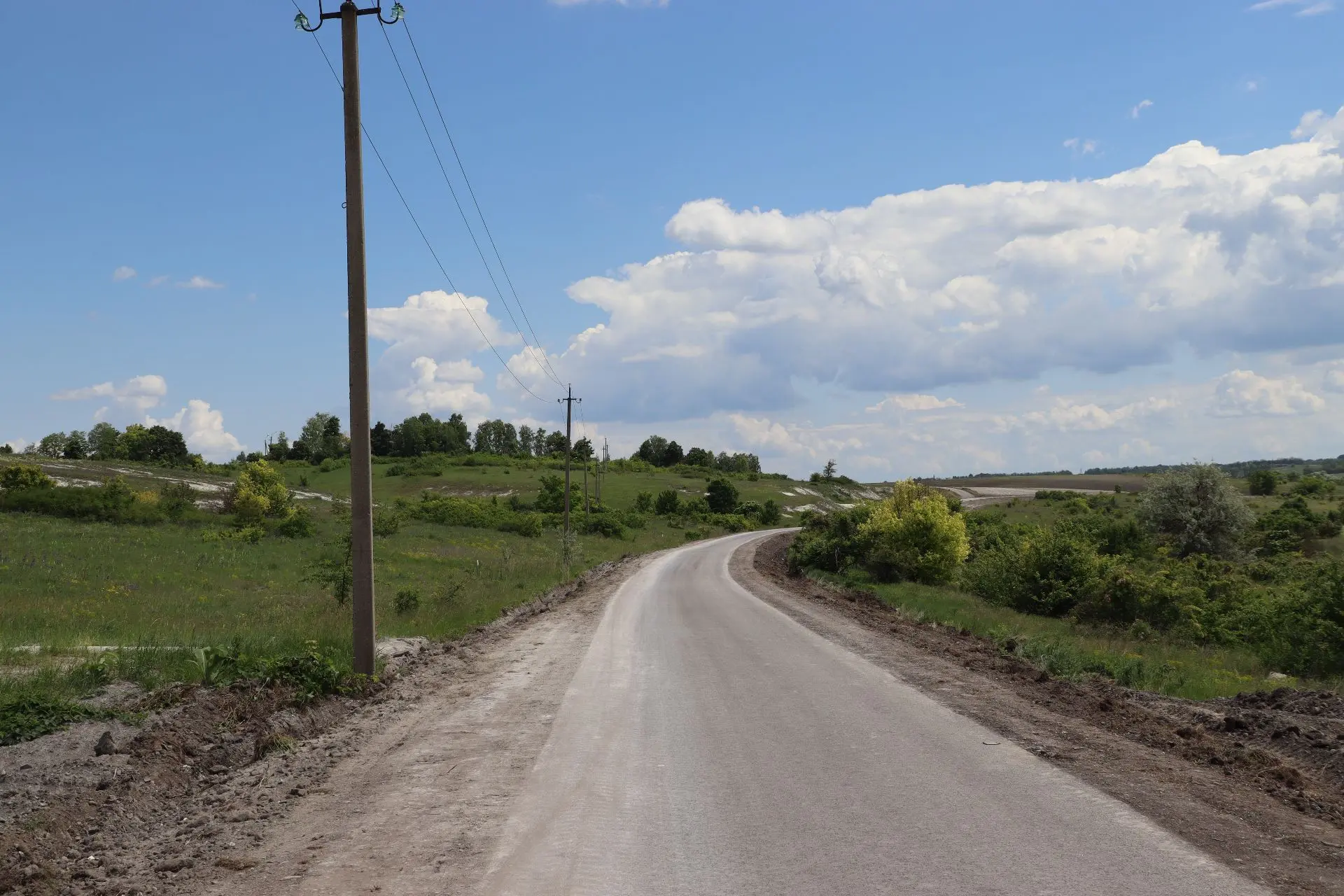 Продолжается ремонт дороги в хуторе Белый Колодезь