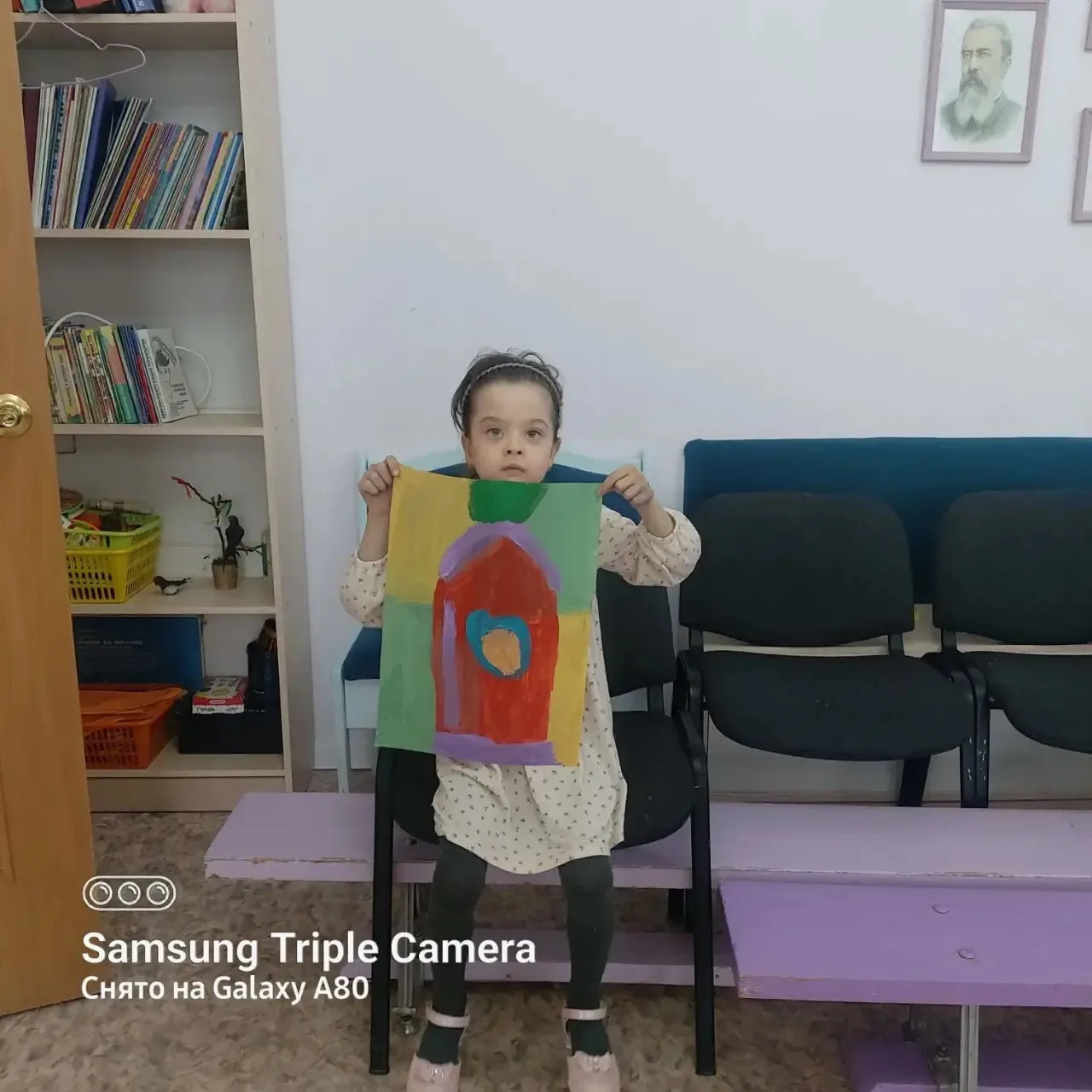 Наши воспитанники Изостудии  «Малевич» 👩‍🎨 к концу учебного года уже уверенно держат ...