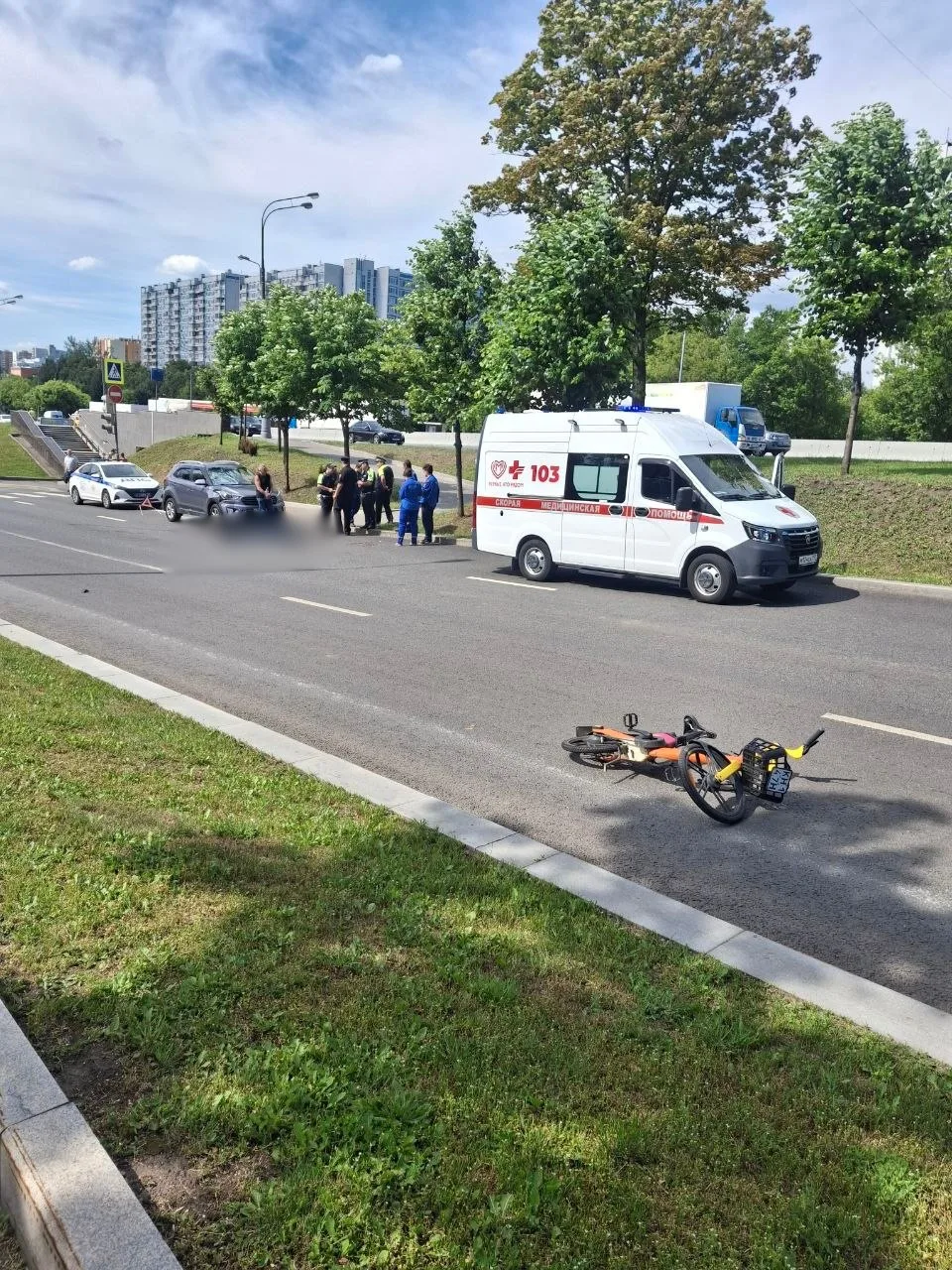 🚨 На дублёре Варшавского шоссе, в районе дома Подольских Курсантов, 2к1, насмерть сбили велосипедис