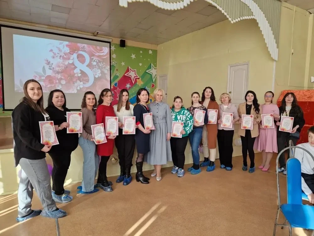 Как это было: наш праздничный день 8 Марта 💐  🌟Сегодня в стенах школы 72 было особенно тепло и уютно