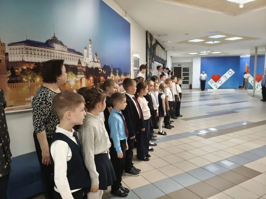 Последний понедельник учебного года 🇷🇺  Сегодня не просто понедельник, а последний понедельник учебн
