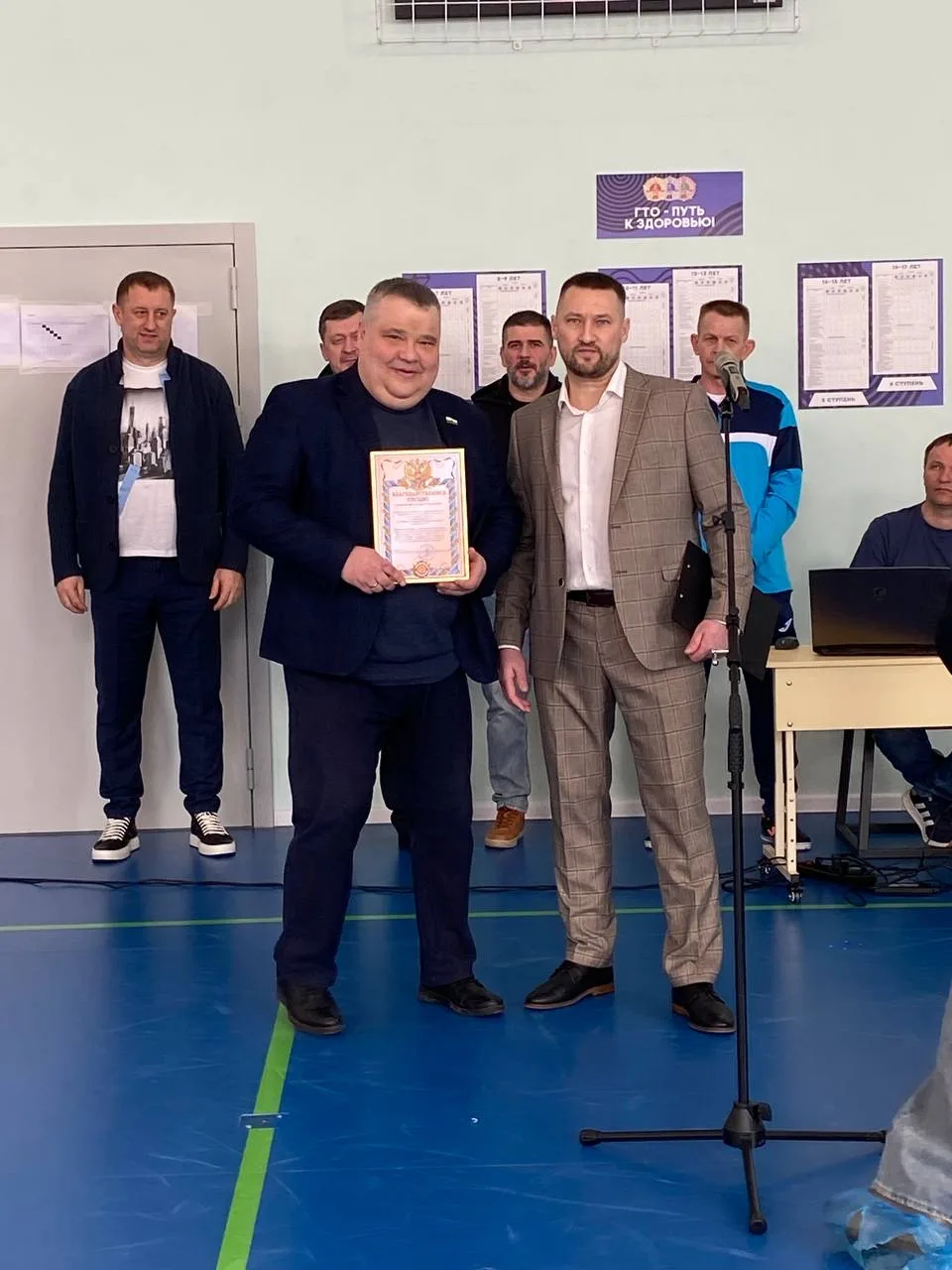 В Толмачёвской школе №61 состоялось яркое и долгожданное спортивное событие — торжественное открытие