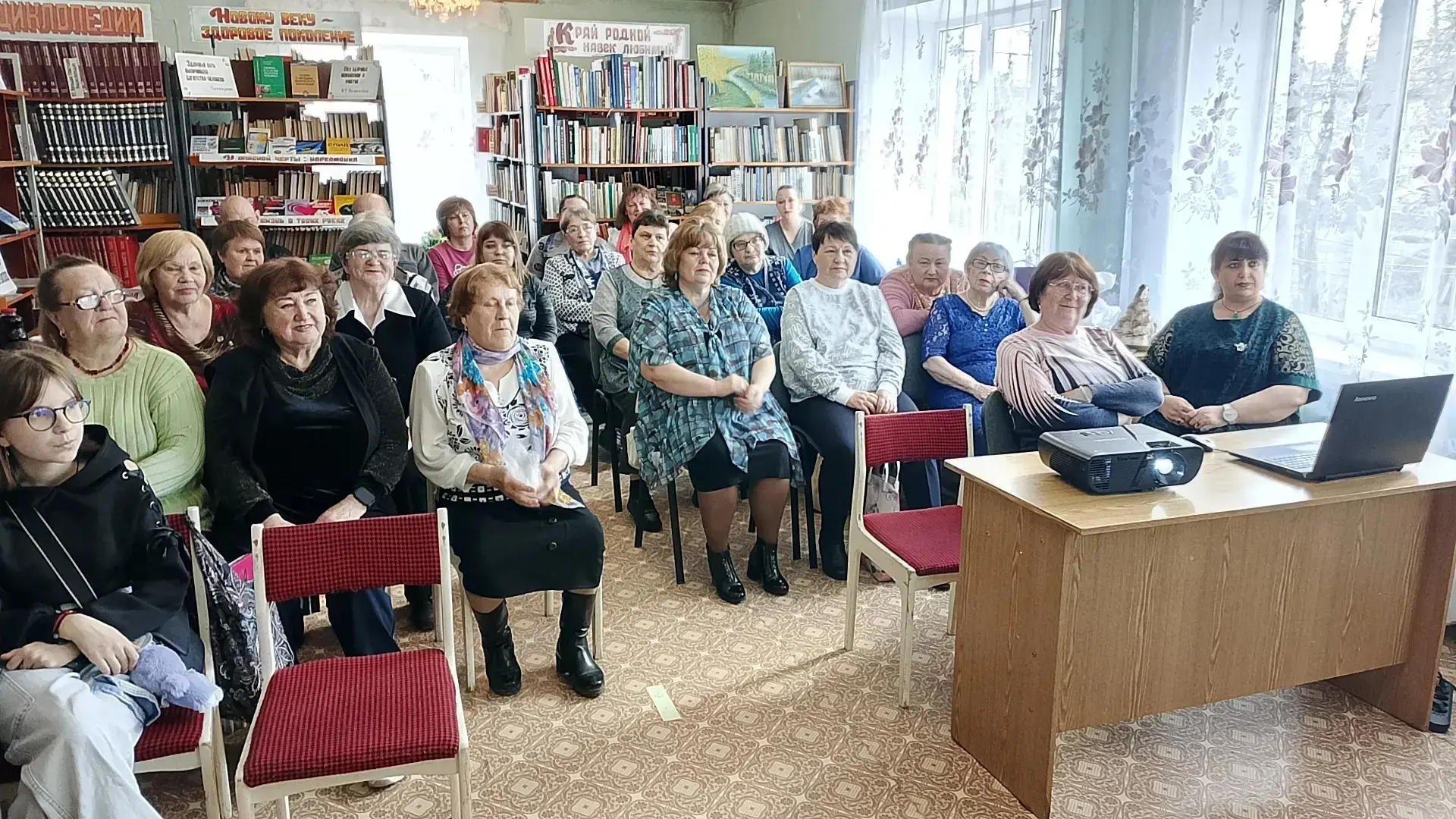 Педагог творческого объединения "Армянская культура "Крунк"" К. С. Даниелян приняла уча...