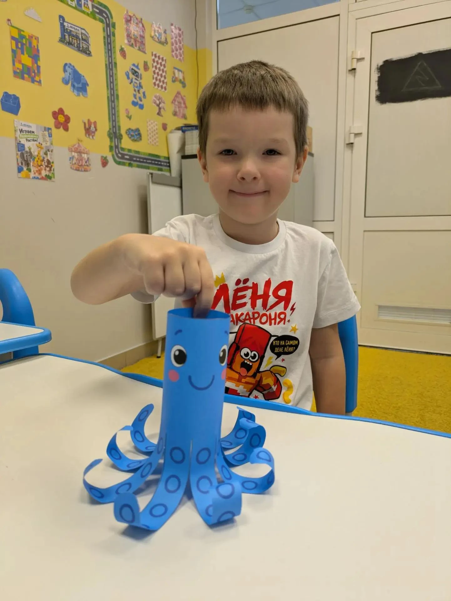 Вот так проходят занятия у наших малышей 5-6 лет на курсе «Мир идей»!