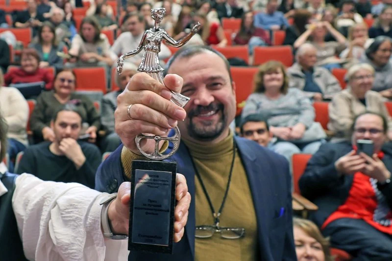 В Екатеринбурге в день открытия фестиваля кино "Россия" вручили первую награду