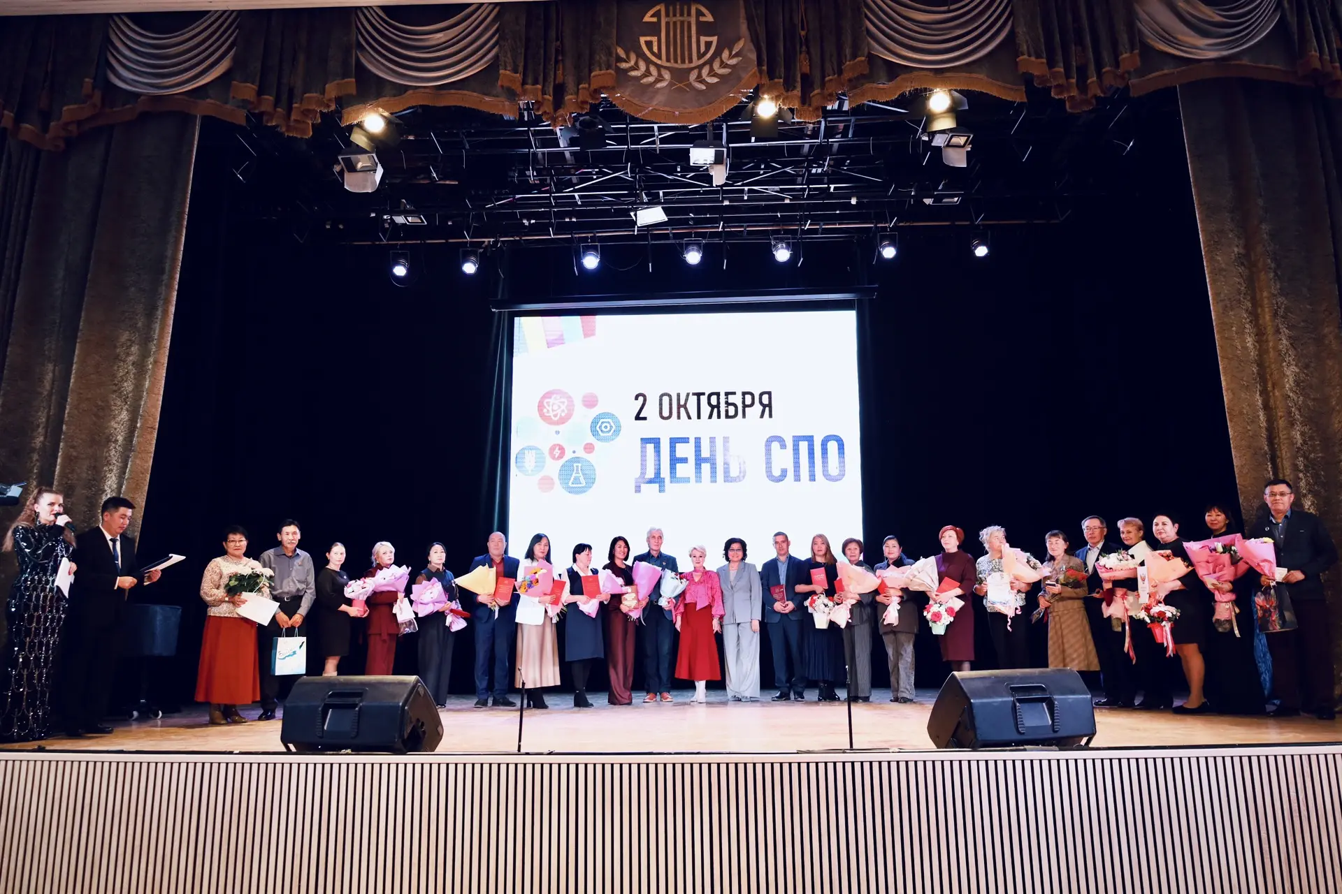 🎓 Большая семья СПО Бурятии отметила профессиональный праздник