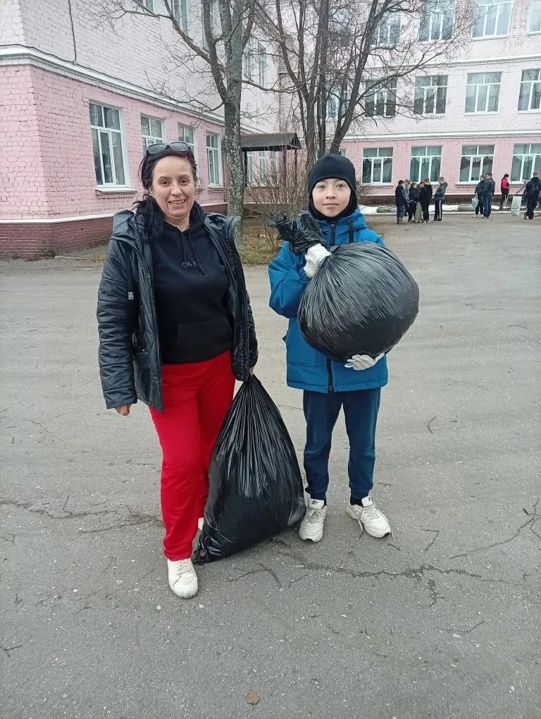 Сегодня у нас был настоящий день добрых дел! ☀️ Наша школа превратилась в большую коман...