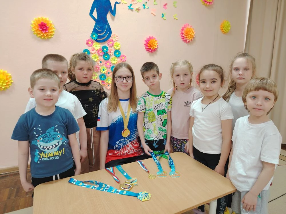 Когда выпускники возвращаются с победой! 🏆❤️