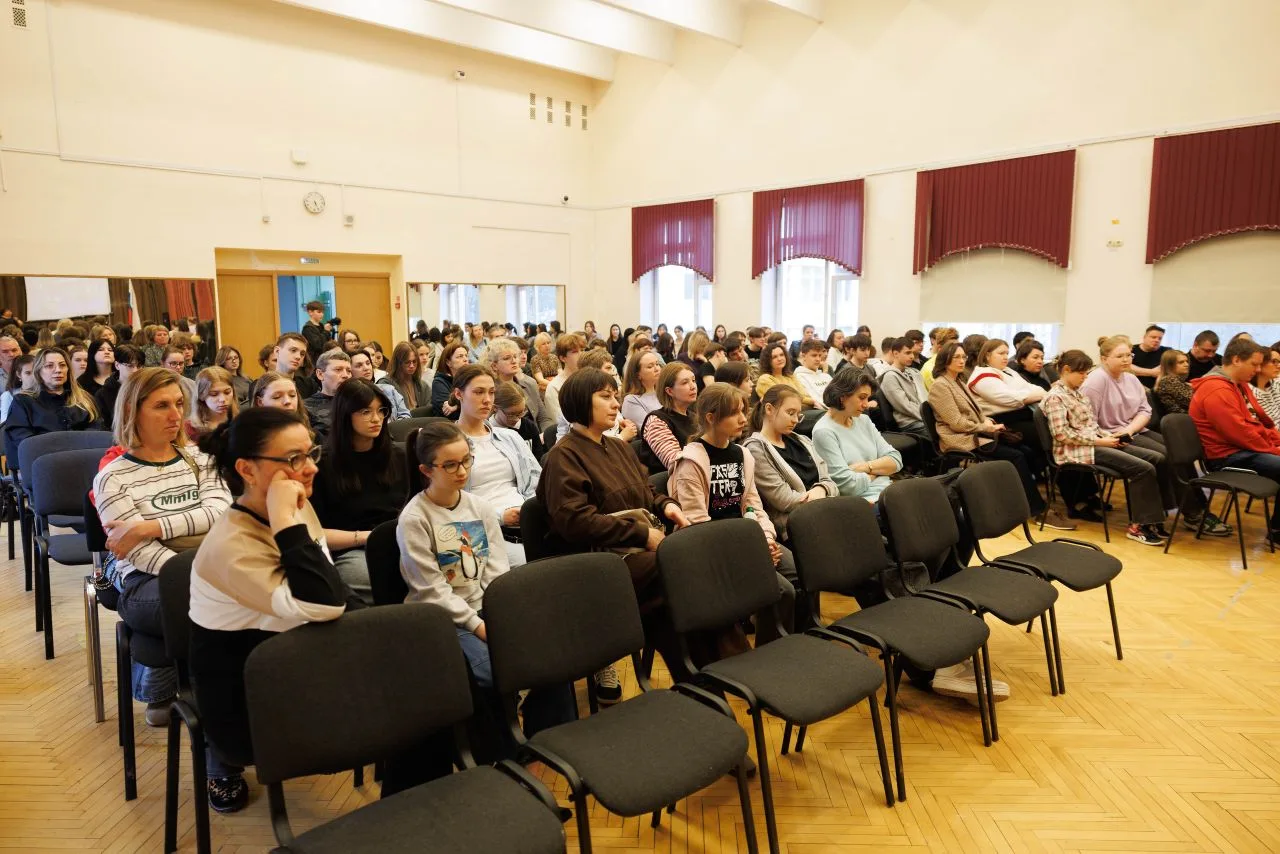 🗒  Вчера мы с радостью встретили будущих десятиклассников и их родителей на Дне открытых дверей наше
