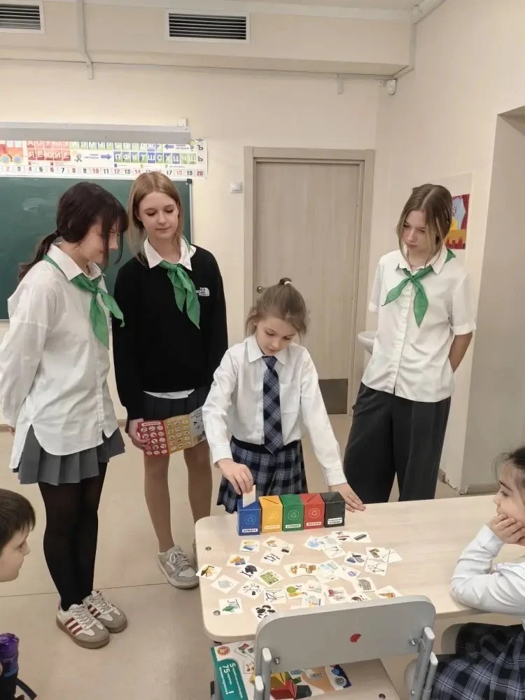 Для обучающихся 2 "В" класса МАОУ  "Школа № 10" прошел увлекательный экологический урок-игра, посвящ