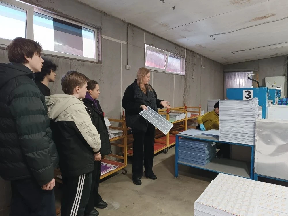 Учащиеся 11 класса посетили предприятие «Пластик Он лайн», расположенное в городе Красноармейск.   Р